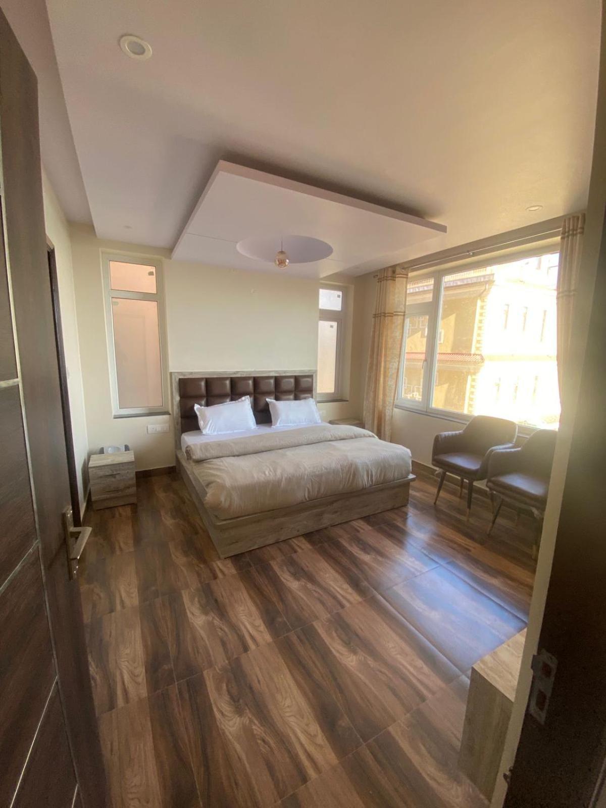 Harmony Heights Hotel Shimla Buitenkant foto