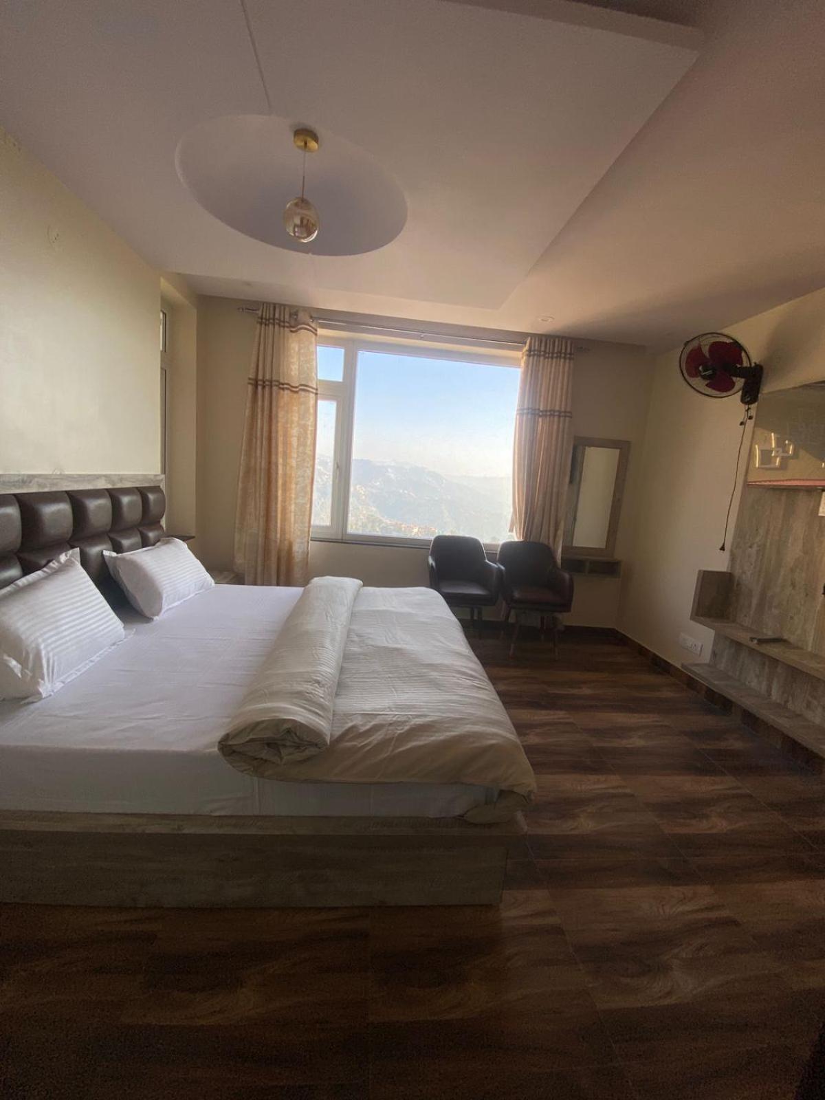 Harmony Heights Hotel Shimla Buitenkant foto