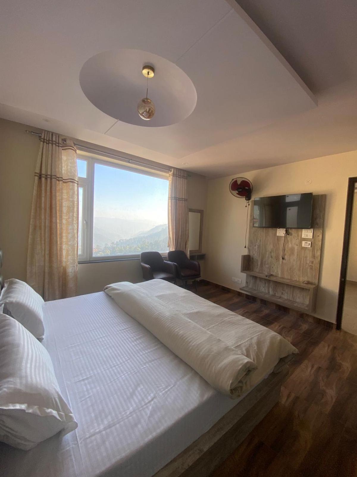 Harmony Heights Hotel Shimla Buitenkant foto