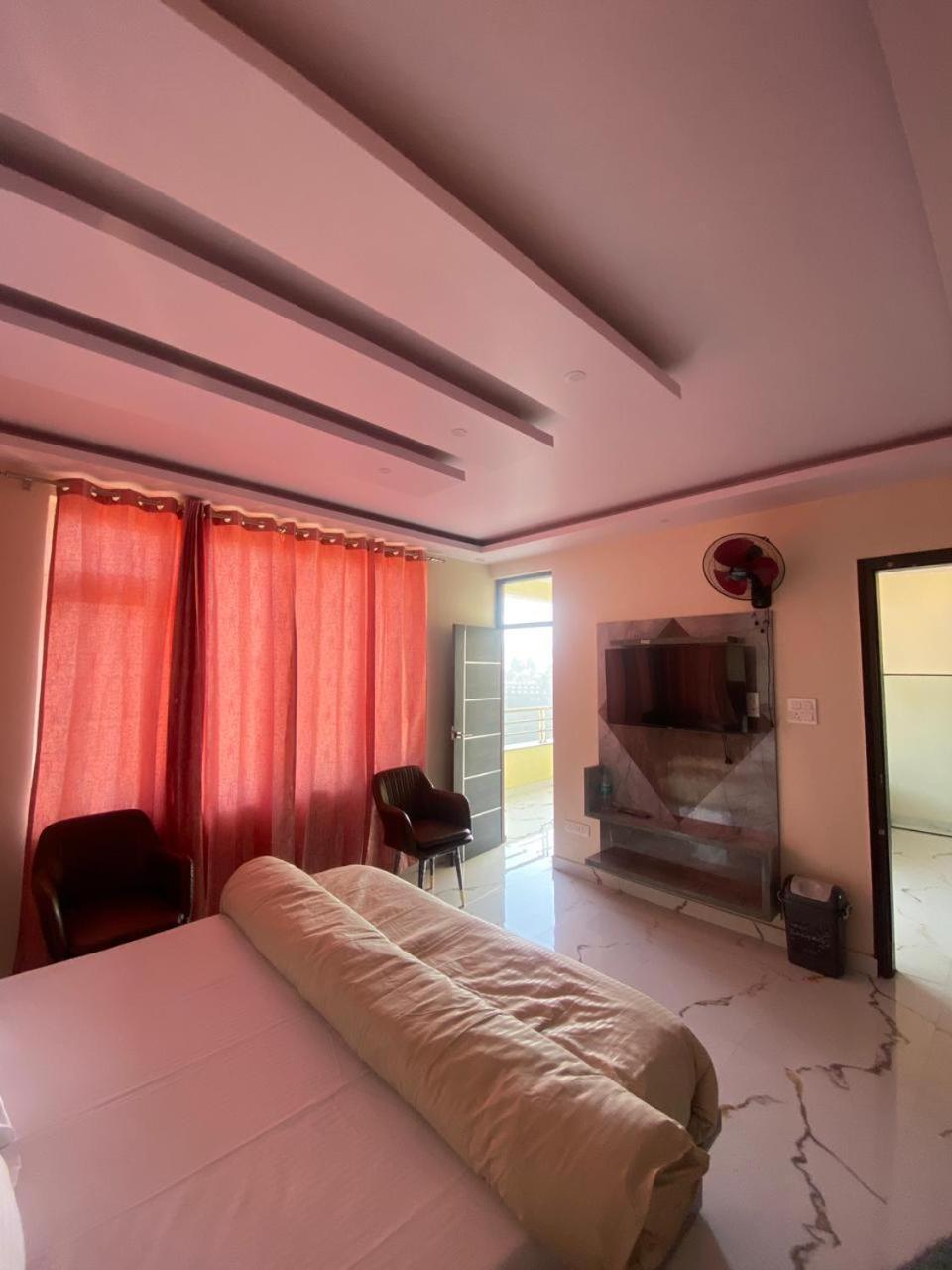 Harmony Heights Hotel Shimla Buitenkant foto